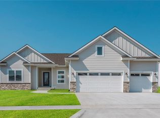 303 33rd St SE, Altoona, IA 50009