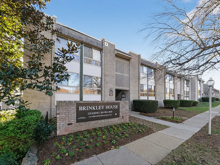 Brinkley House Apartments — Photo 19