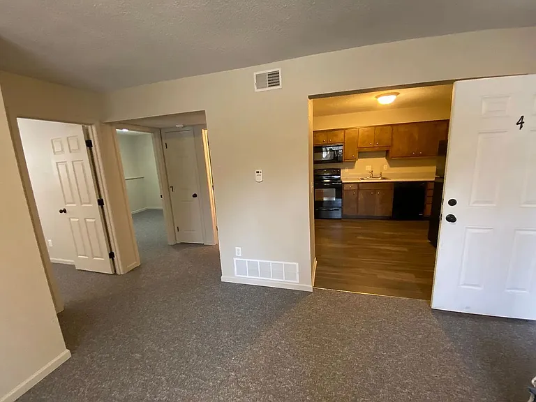 415 Grover St #11 — Photo 12