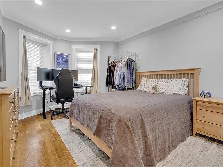 26 Yarmouth St #1 — Photo 11