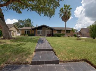 18511 Vinland Dr, Houston, TX 77058