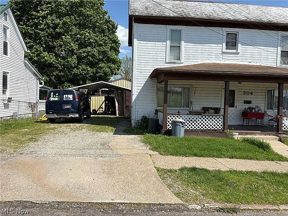 2nd image of 204 N 4th St