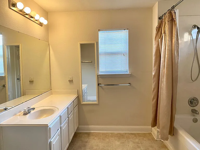 518 Remington Chase Ct — Photo 19