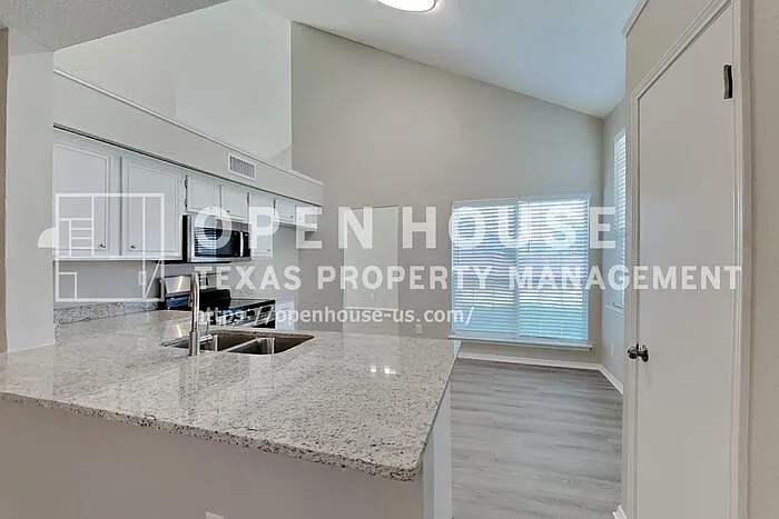 6703 Olivewood Dr — Photo 10