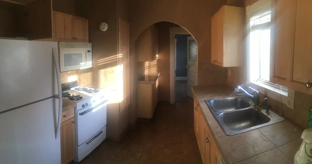 kitchen - 816 E Helen St