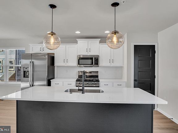 2nd image of 18 Morgan Cir #6-01