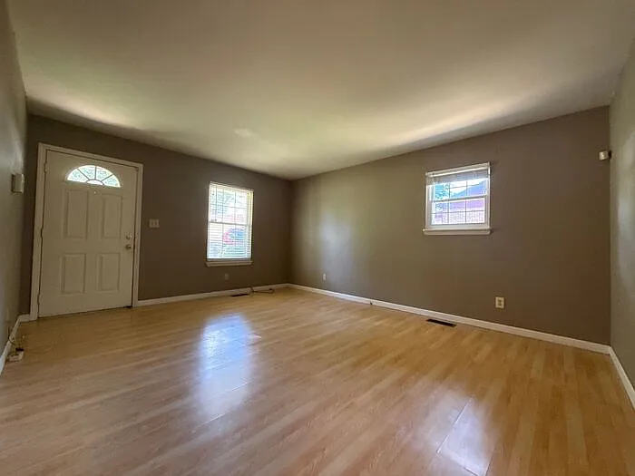 701 Echo Cove Ln — Photo 2