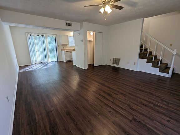 3rd image of 2039 Pecan Ct