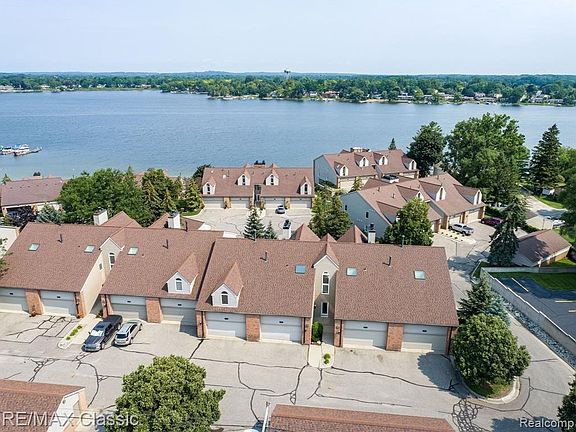 3rd image of 3390 Loon Lake Ct