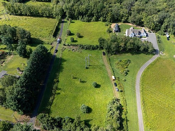 2nd image of 157 Vining Hill Rd