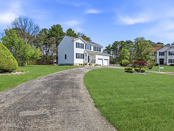 3rd image of 13 Laketree Court