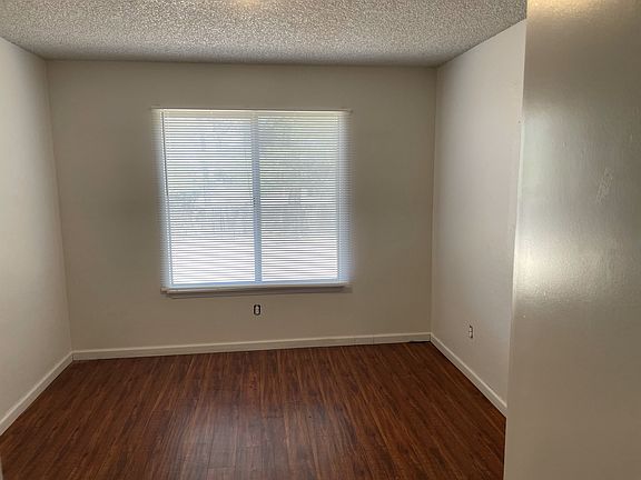 5th image of 10385 Shangri La Ave