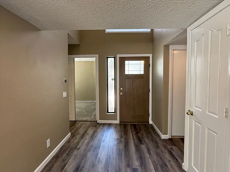 2716 Baycliff Ct — Photo 3