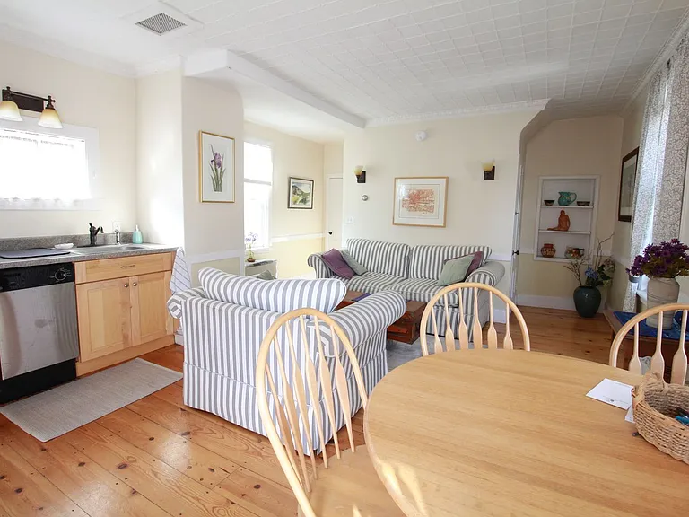 12 Obrion St #3 — Photo 2