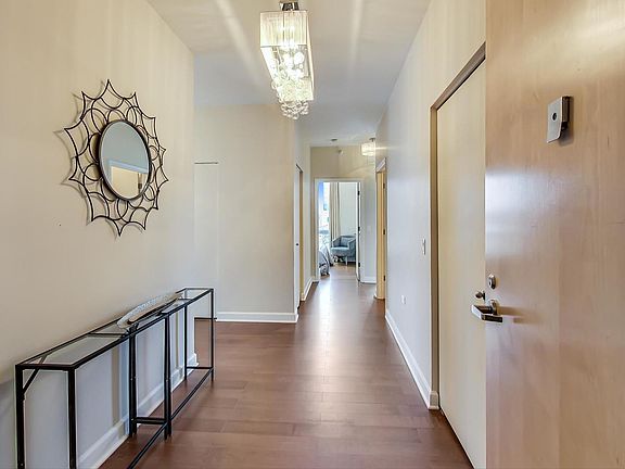 2nd image of 1629 S Prairie Ave #905