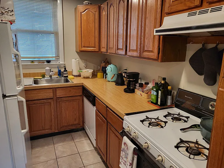 103 Alder St #1 — Photo 9