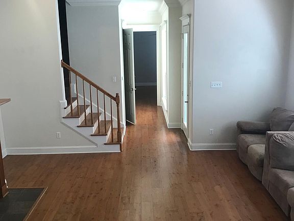 2nd image of 124 Coconut Grove Cir