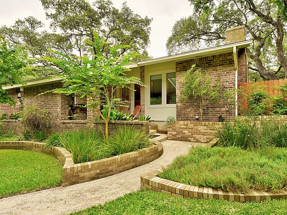 2nd image of 9814 Mandeville Cir