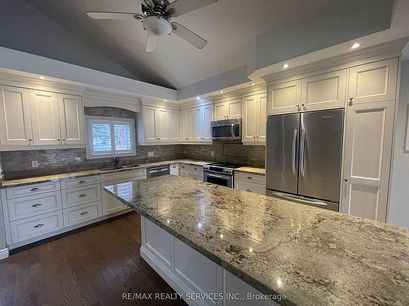 2nd image of 109 River Rd
