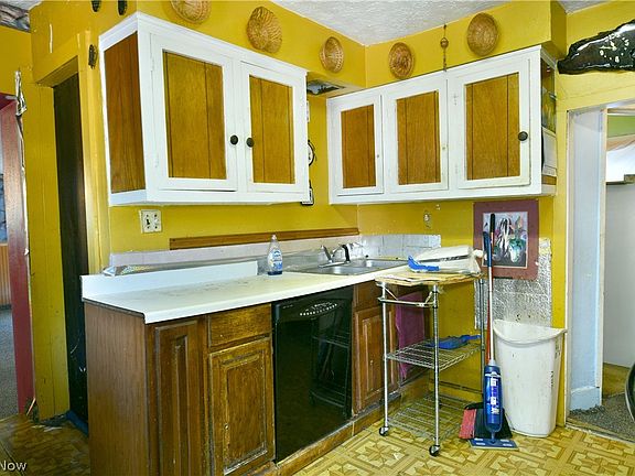 5th image of 216 Federal St NE