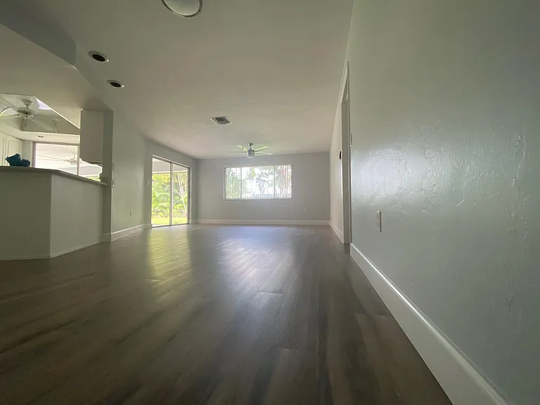 5097 Greenbriar Dr — Photo 6