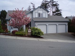 2762 SW Capital Dr, Oak Harbor, WA 98277