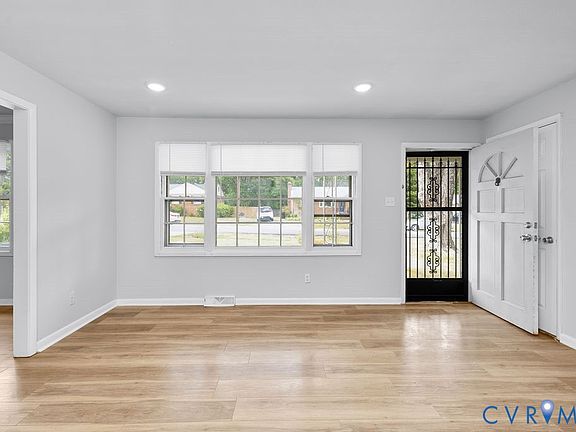 4th image of 8313 Emerald Ln