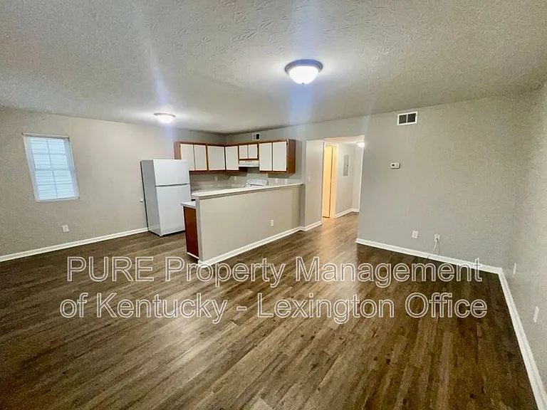 276 Grinder Ct — Photo 2
