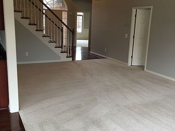 4th image of 2765 Kentwood Dr