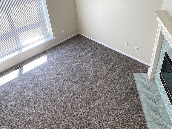 4th image of 232 NE Victoria Pl #1E