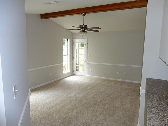4th image of 136 Meadowbrook Ct