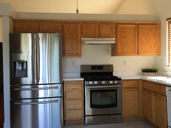 3rd image of 743 Alder St
