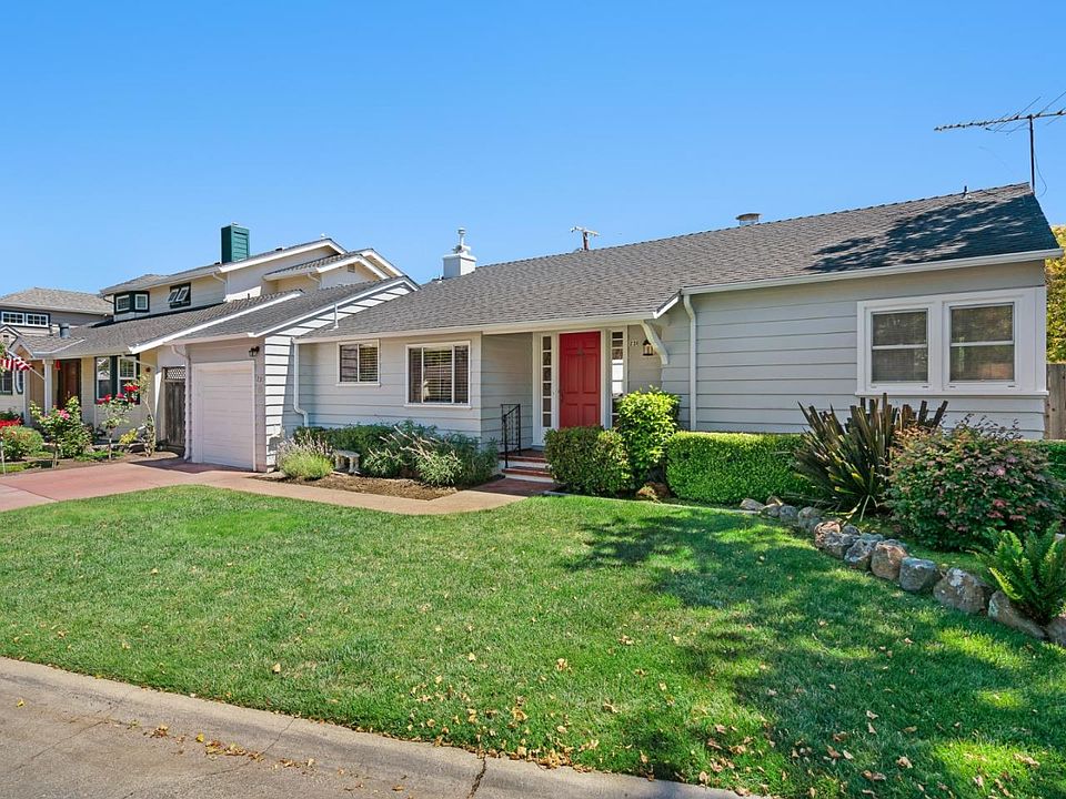 2nd image of 231 Briar Ln