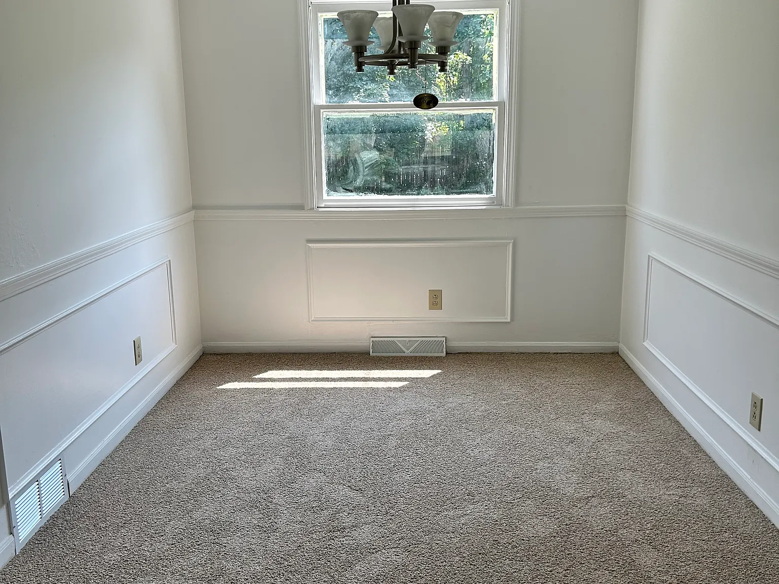 205 Berehaven Dr — Photo 4