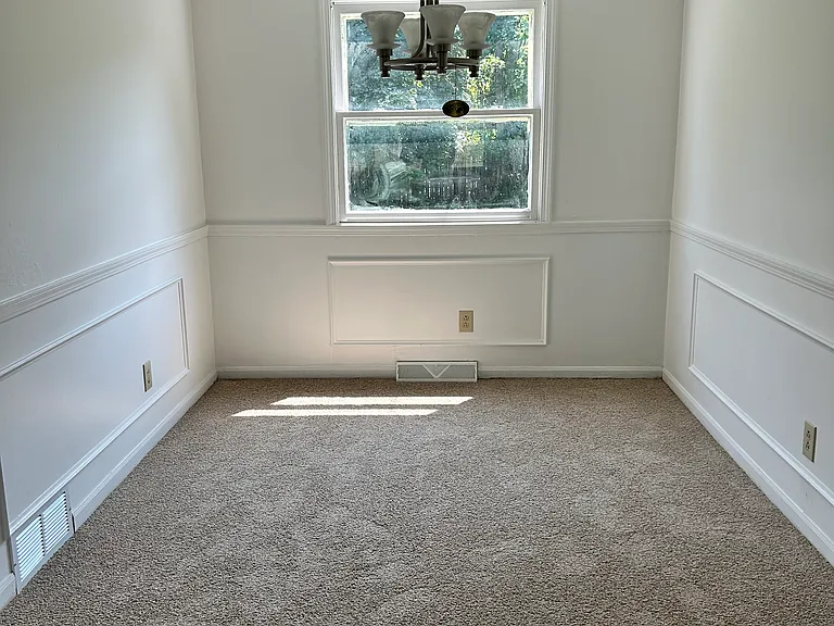 205 Berehaven Dr — Photo 4
