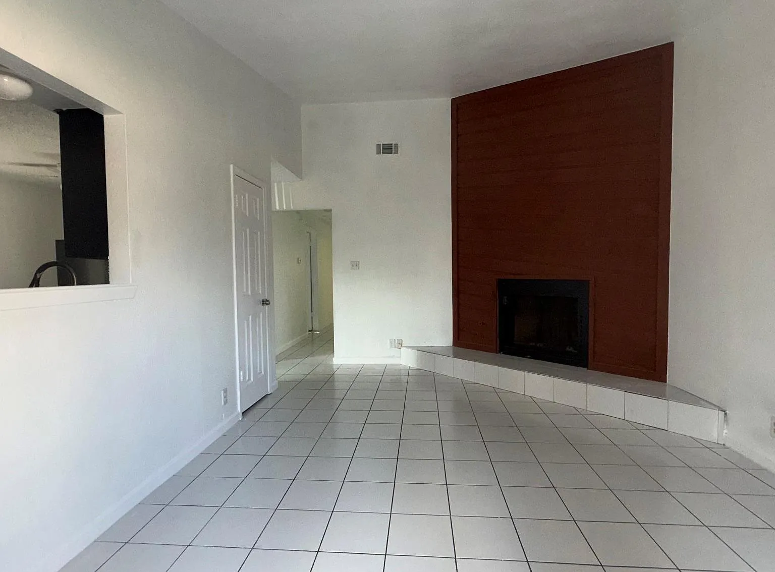 3 bed, 2.0 bath, 1027 sqft, $1,450 — Photo 3
