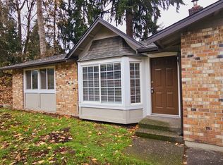 8215 111th St E, Puyallup, WA 98373