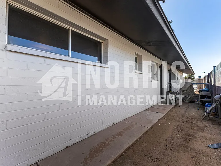 803 N Park Ave — Photo 27
