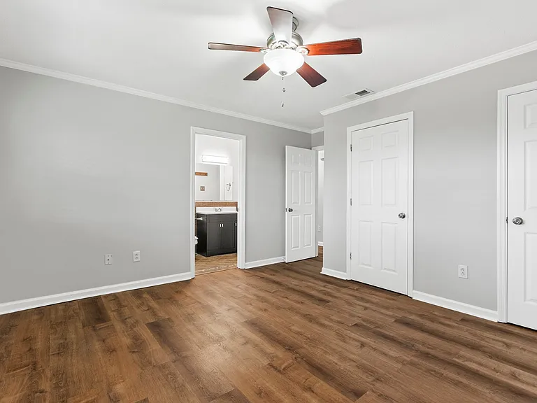 1576 Springfield Dr — Photo 12