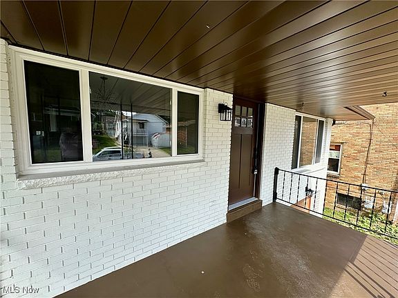 5th image of 829 Jeanette Ave