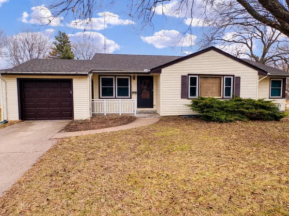 5003 Arlington St, Loves Park, IL 61111