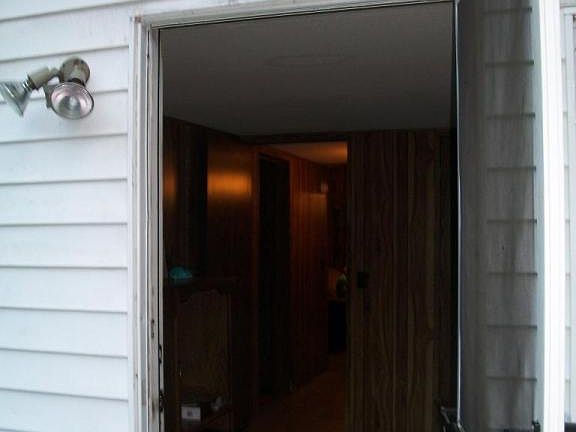 2nd image of 9484 Valerie St