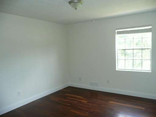 5th image of 3173 Claiborne Dr