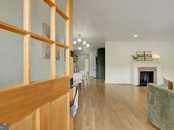 3rd image of 1747 Cascade Ter SW