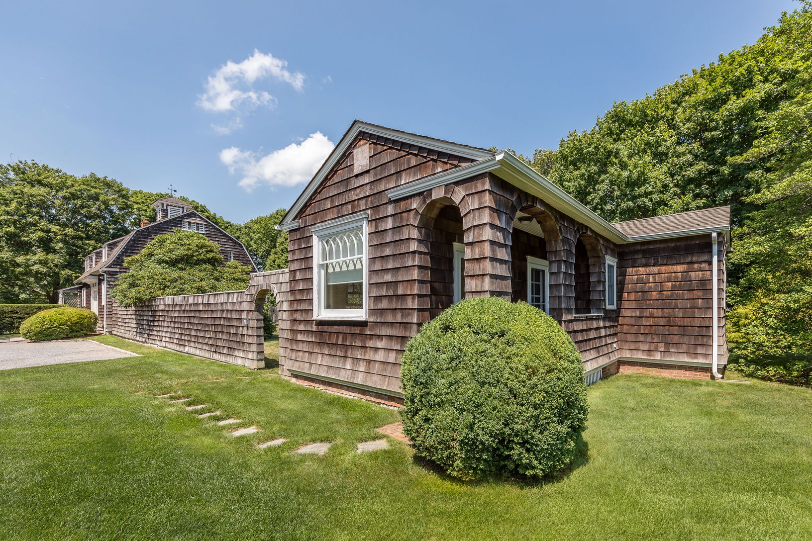 31 Hedges Ln, Sagaponack, NY 11963 Out East