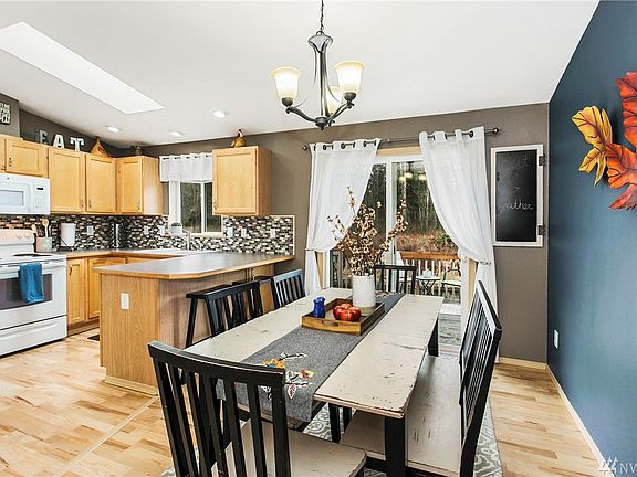 5th image of 6001 80th Ave NE