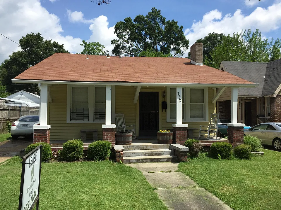 2288 York Ave
