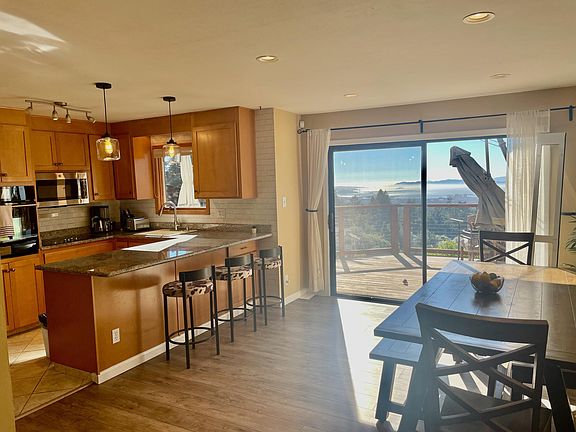 Kitchen & Dining Area