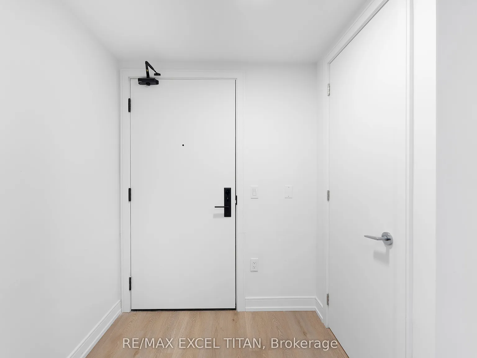2 bed, $1,650 — Photo 4