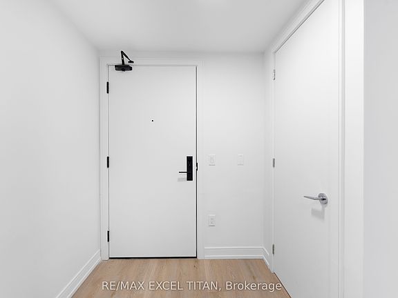 4th image of 1 Jarvis St #614